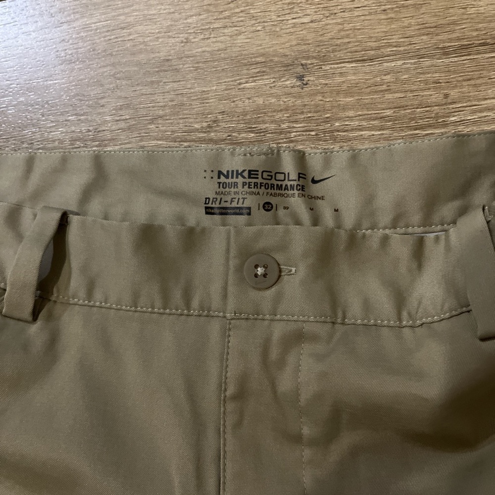 NIKE golf shorts, size 32W